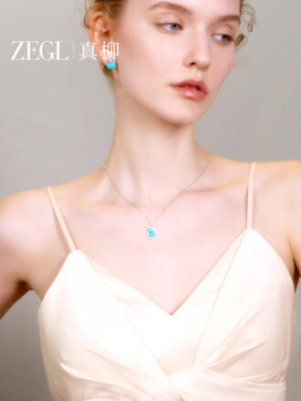 Jade-Like Turquoise Calabash Charm Choker Necklace